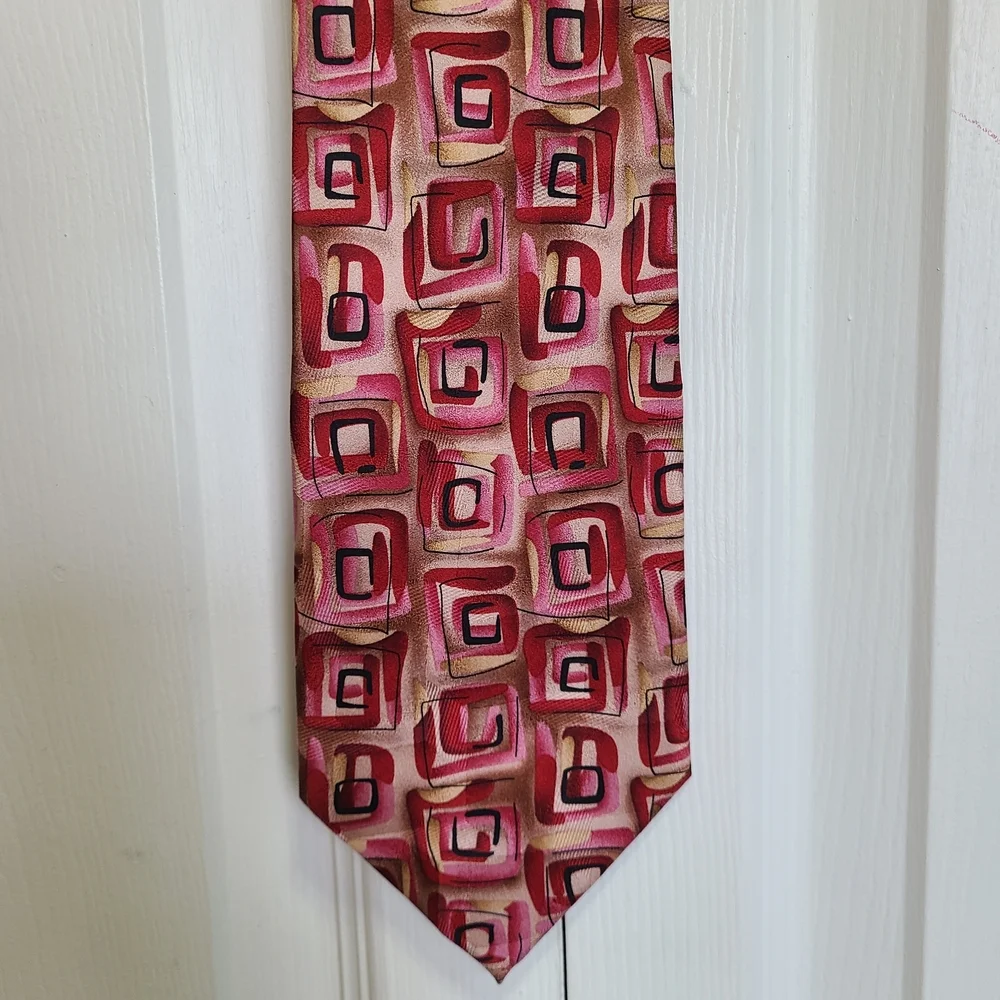 J. Garcia Vibrant‎ Pink and Red Silk Geometric Tie NY at Night Limited Edition